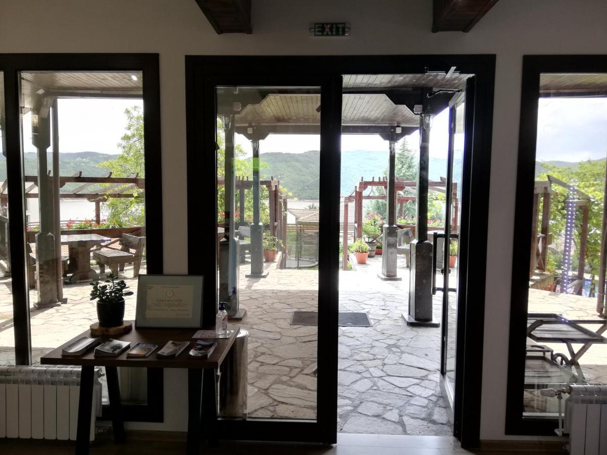 Trifon Zarezan Family Hotel Glavatartsi Buitenkant foto
