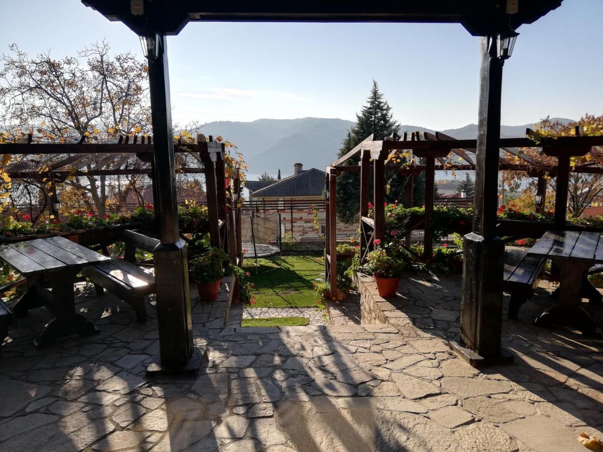 Trifon Zarezan Family Hotel Glavatartsi Buitenkant foto