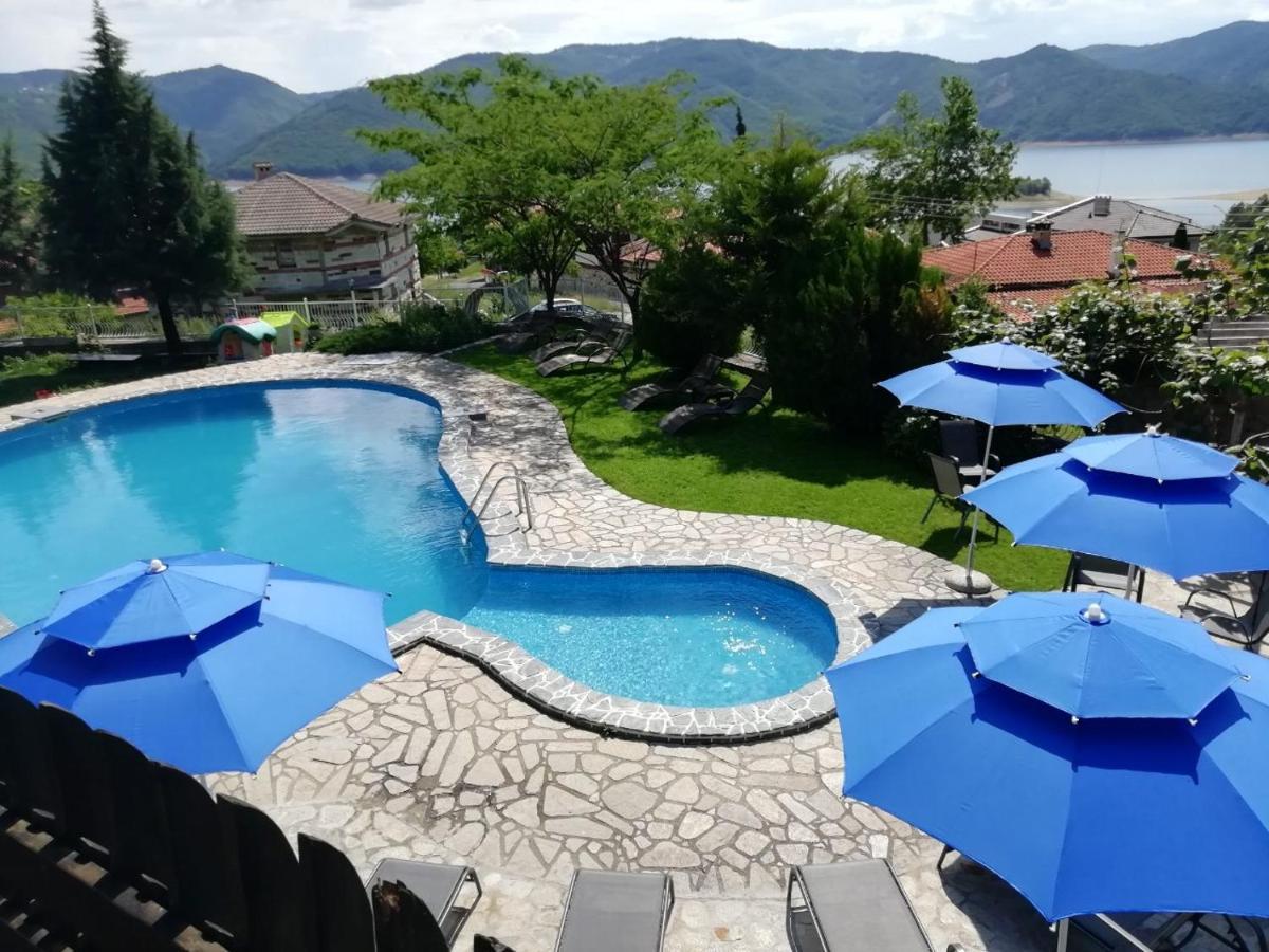 Trifon Zarezan Family Hotel Glavatartsi Buitenkant foto