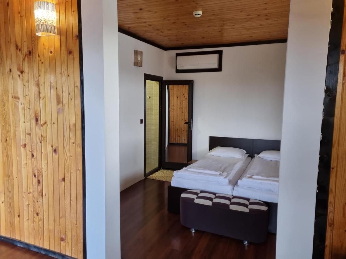 Trifon Zarezan Family Hotel Glavatartsi Buitenkant foto