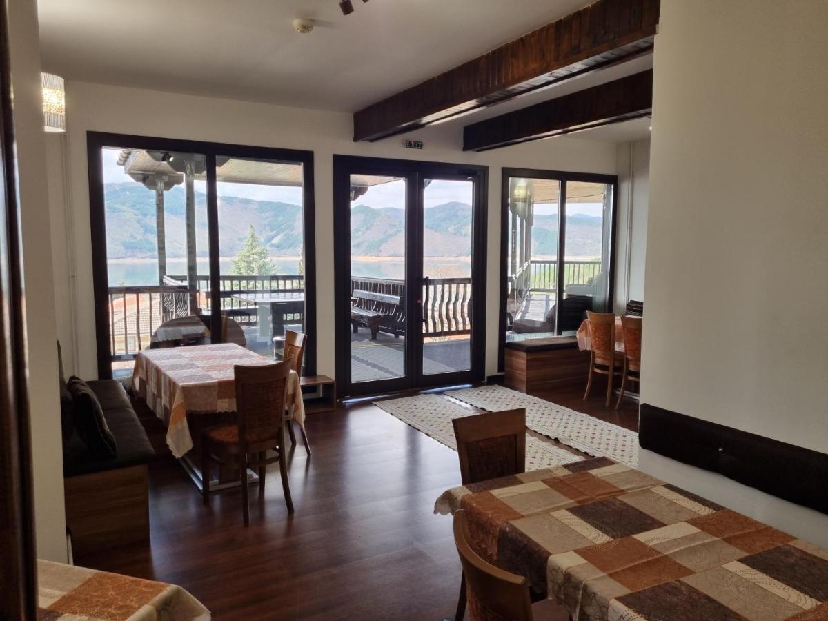 Trifon Zarezan Family Hotel Glavatartsi Buitenkant foto
