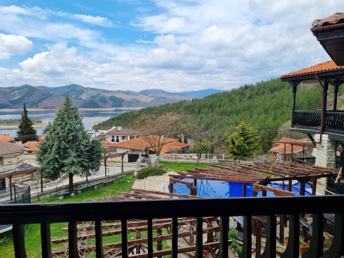 Trifon Zarezan Family Hotel Glavatartsi Buitenkant foto