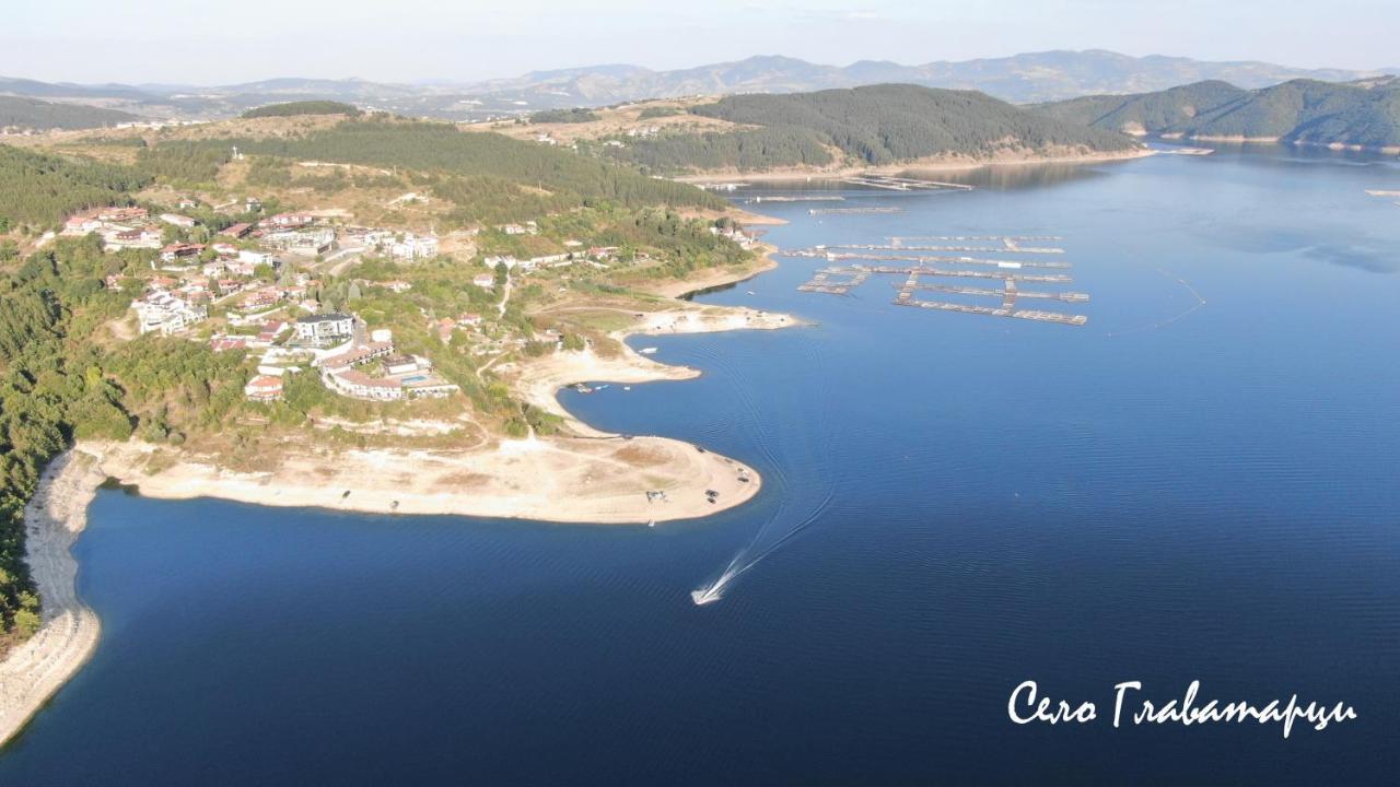 Trifon Zarezan Family Hotel Glavatartsi Buitenkant foto