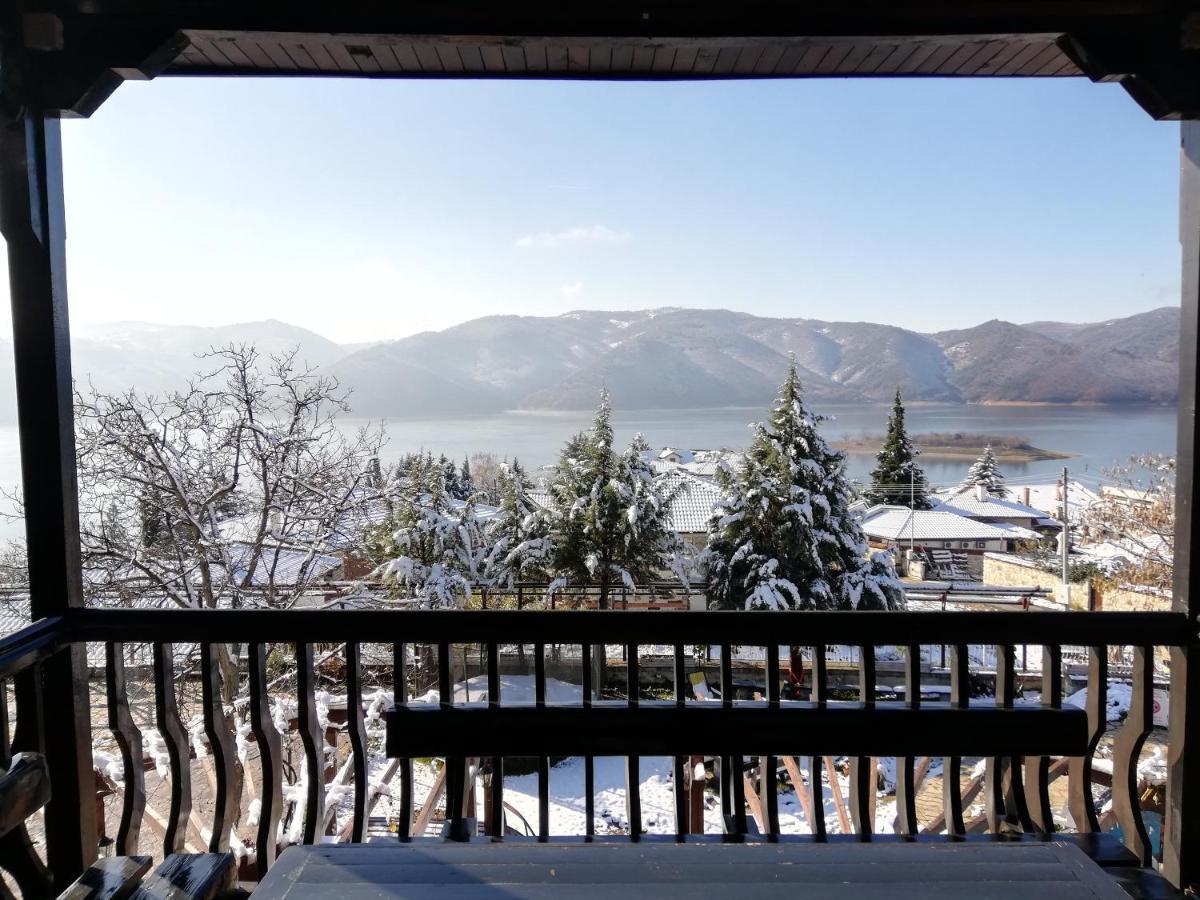 Trifon Zarezan Family Hotel Glavatartsi Buitenkant foto